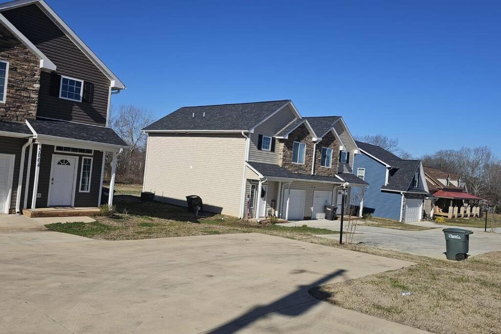 Villa Charming & Spacious 3Br House Concord Exterior foto